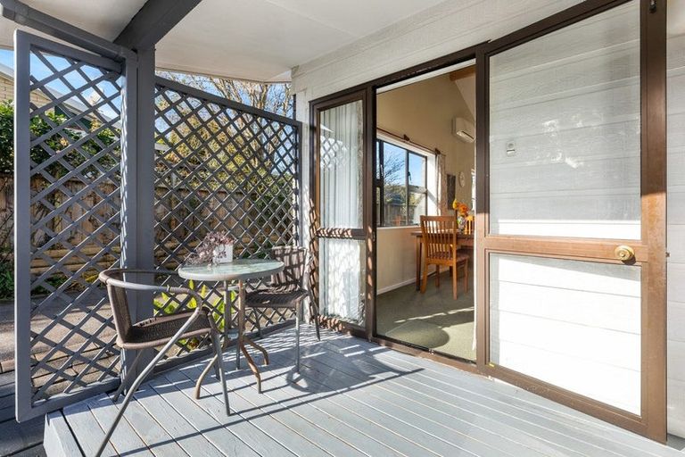 Photo of property in 16a Clare Street, Cambridge, 3434