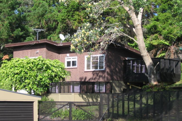 Photo of property in 52 Kaurilands Road, Titirangi, Auckland, 0604