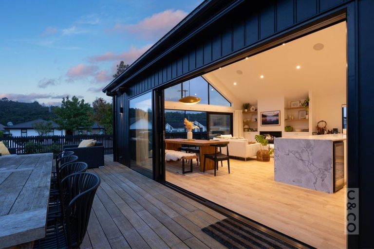 Photo of property in 7 Robert Might Road, Kumeu, 0810