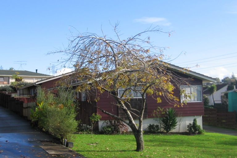 Photo of property in 2/45 Reynella Drive, Massey, Auckland, 0614