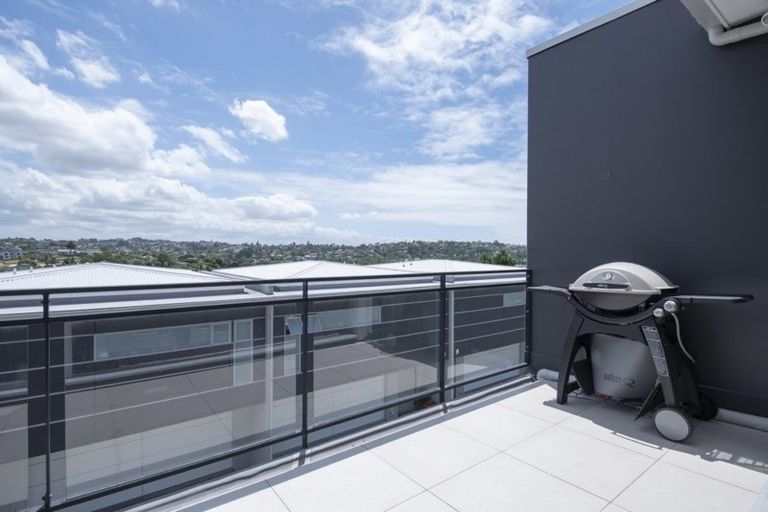 Photo of property in 3/49 Browns Road, Browns Bay, Auckland, 0630