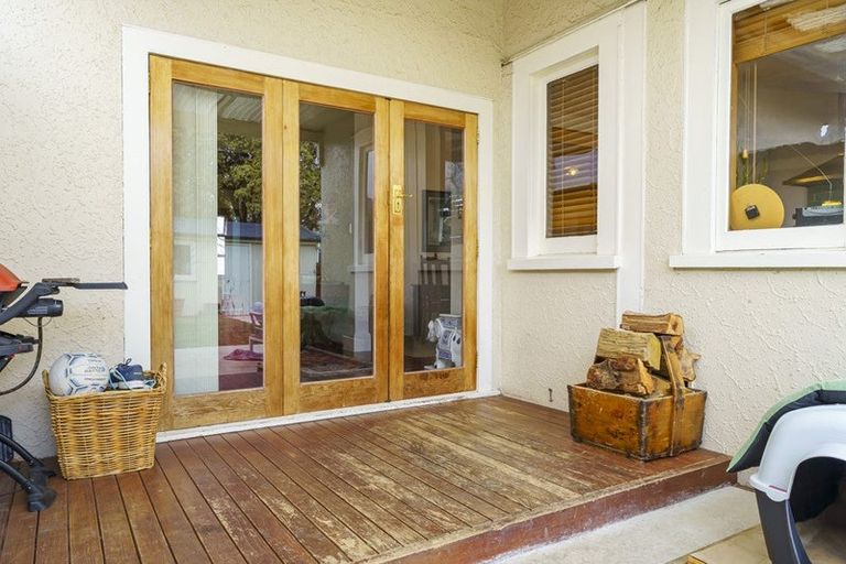 Photo of property in 76 Vigor Brown Street, Napier South, Napier, 4110