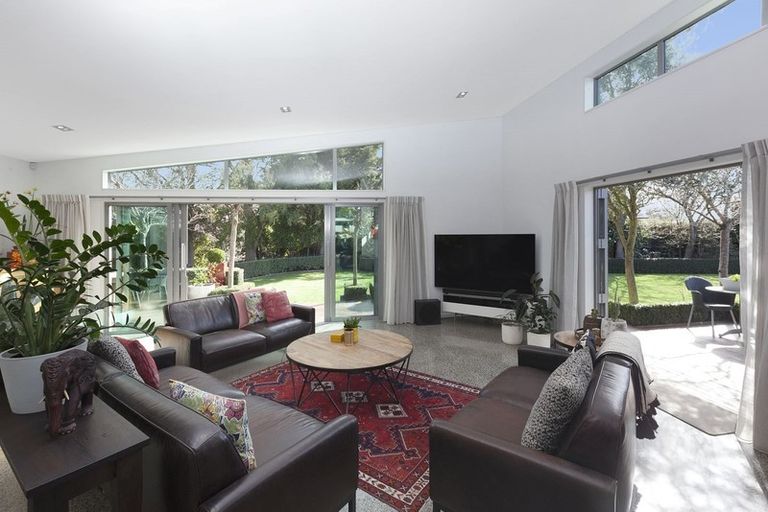Photo of property in 19 Hadlow Place, Burnside, Christchurch, 8041