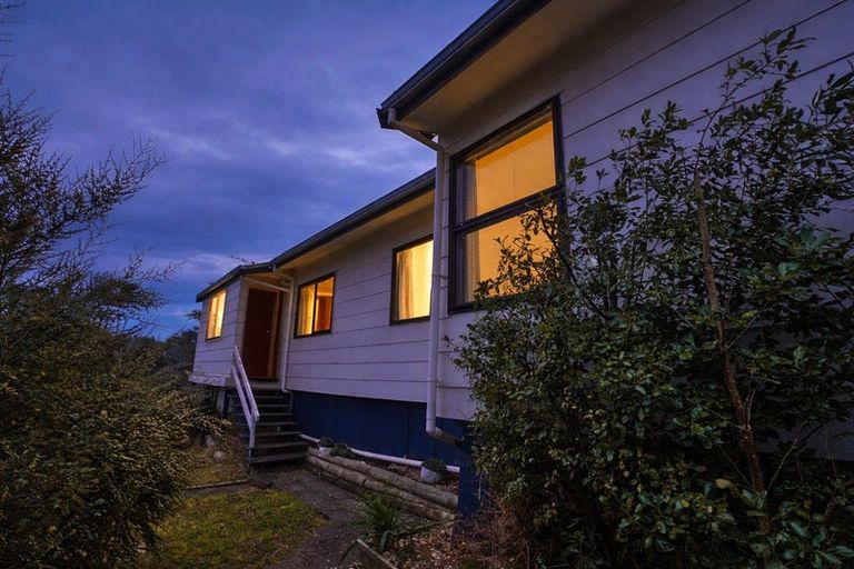 Photo of property in 2 Garboard Lane, Whitby, Porirua, 5024