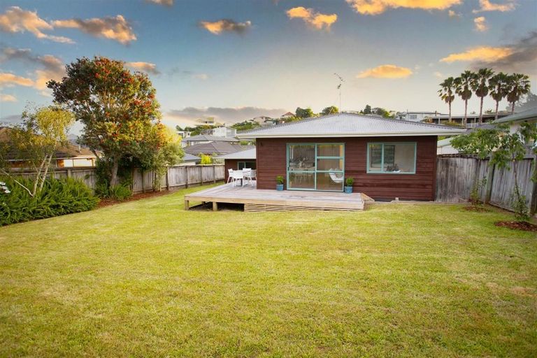 Photo of property in 21 Robinia Place, Snells Beach, 0920