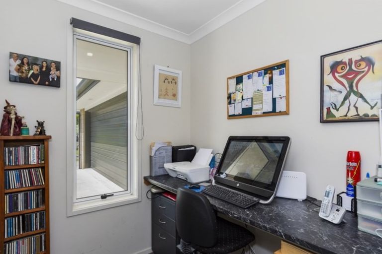 Photo of property in 16 Haden Place, Omokoroa, 3114