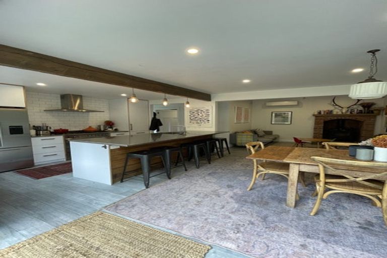 Photo of property in 96 Maupuia Road, Maupuia, Wellington, 6022