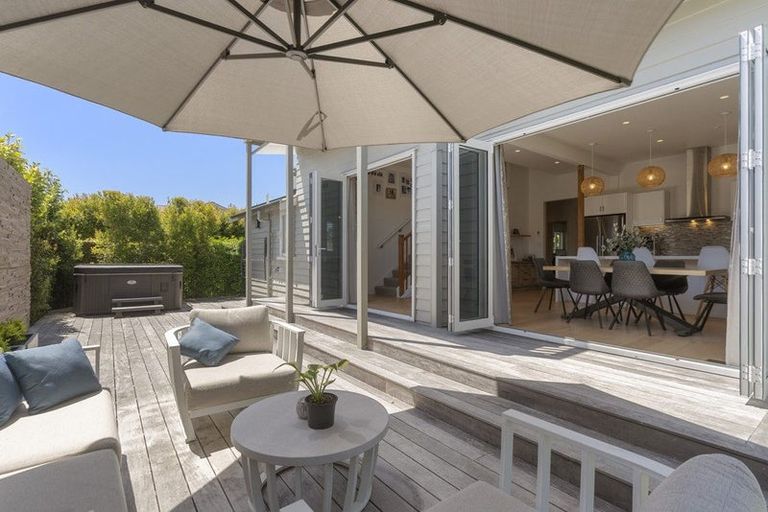 Photo of property in 1/50 Norwood Road, Bayswater, Auckland, 0622