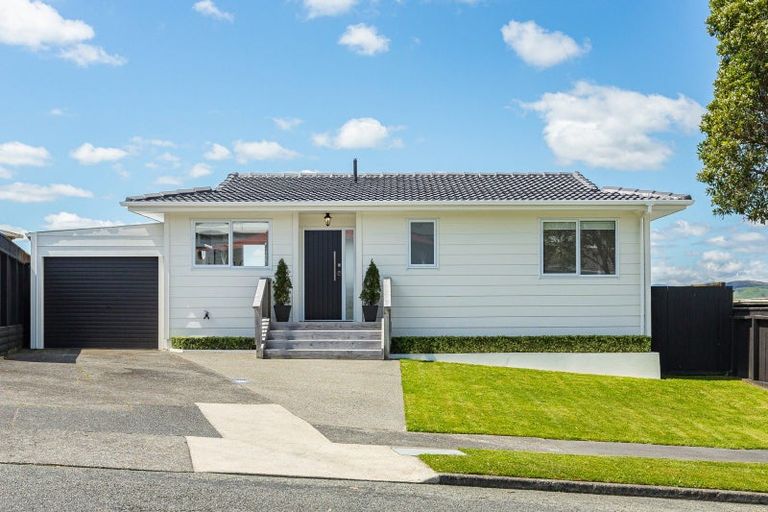 Photo of property in 26 Sombrero View, Ascot Park, Porirua, 5024