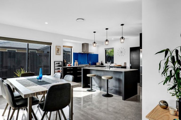 Photo of property in 4 Cessna Lane, Glen Avon, New Plymouth, 4312