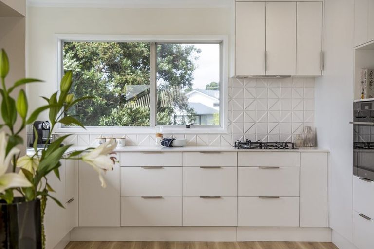 Photo of property in 4/34 Rewarewa Road, Te Atatu Peninsula, Auckland, 0610