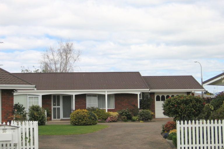 Photo of property in 2/20 Berwick Place, Mount Maunganui, 3116