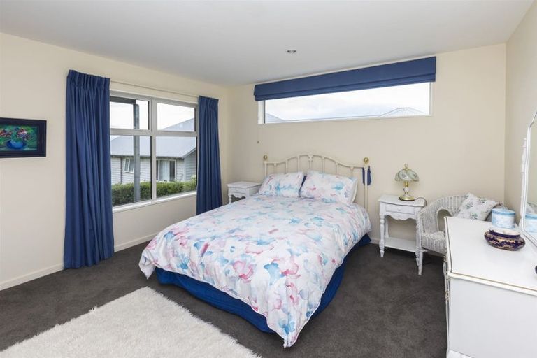 Photo of property in 42 Moncks Spur Road, Redcliffs, Christchurch, 8081