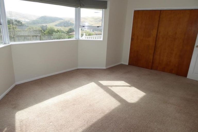 Photo of property in 8 Buccaneer Place, Grenada Village, Wellington, 6037