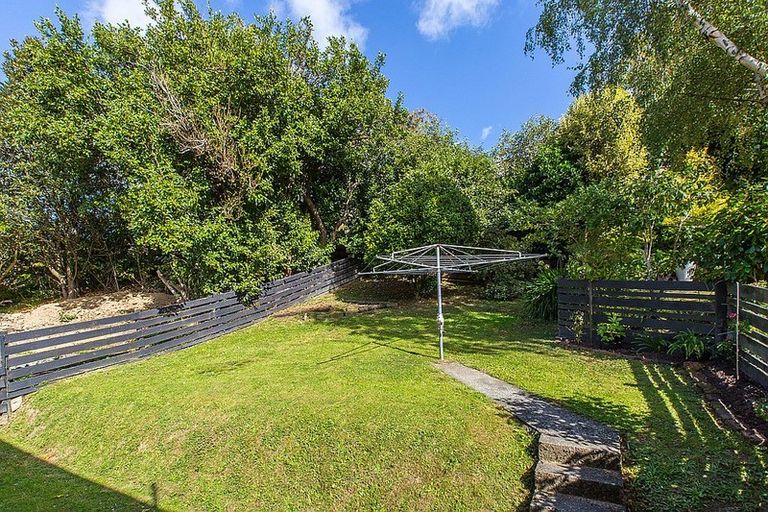 Photo of property in 4 Halyard Place, Whitby, Porirua, 5024