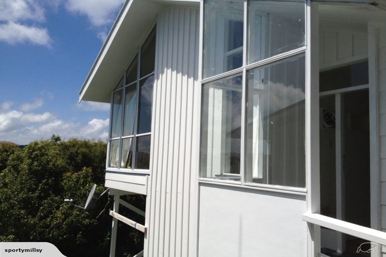 Photo of property in 89 Ruskin Road, Newlands, Wellington, 6037