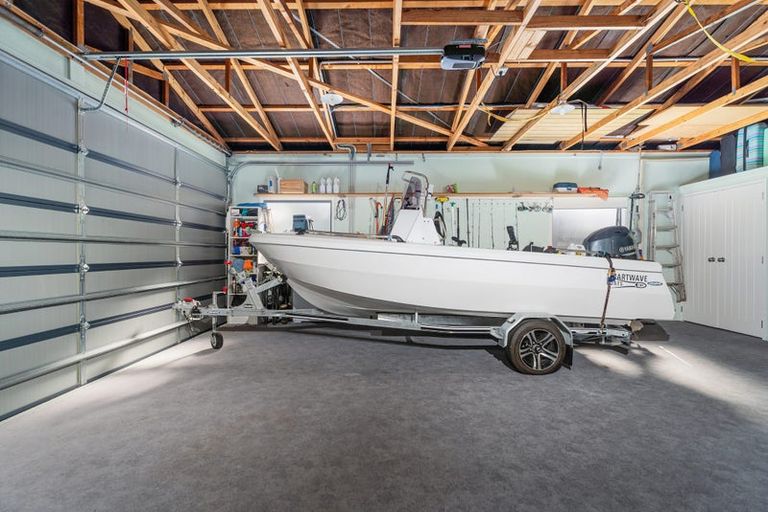 Photo of property in 15 Martin Place, Cooks Beach, Whitianga, 3591