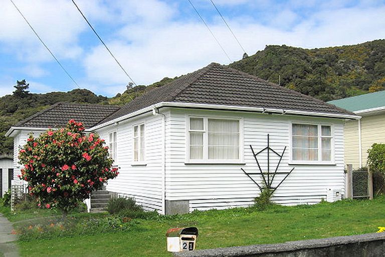 Photo of property in 21 Kowhai Street, Wainuiomata, Lower Hutt, 5014
