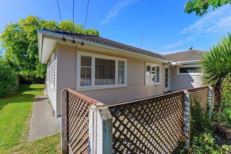 Photo of property in 32 Atmore Avenue, Otaki, 5512