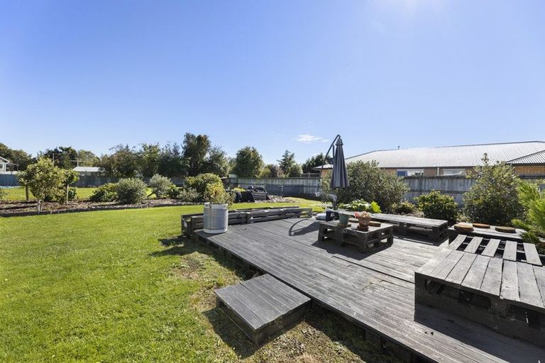 Photo of property in 10 Sandown Street, Waihola, Milton, 9073