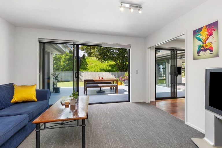 Photo of property in 19 Keating Rise, Northcross, Auckland, 0632