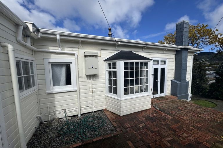 Photo of property in 27 Tawa Terrace, Tawa, Wellington, 5028