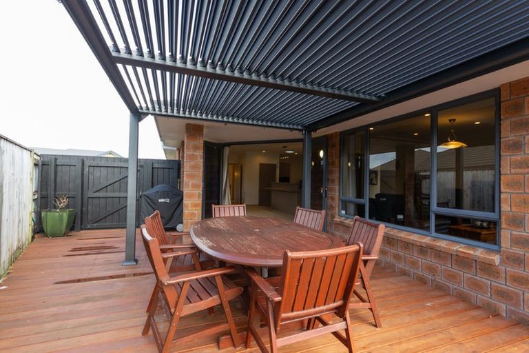 Photo of property in 48 Tennyson Avenue, Kelvin Grove, Palmerston North, 4414