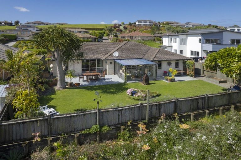 Photo of property in 10 Haden Place, Omokoroa, 3114