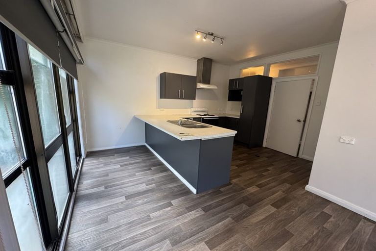 Photo of property in 6 Epsom Way, Karori, Wellington, 6012