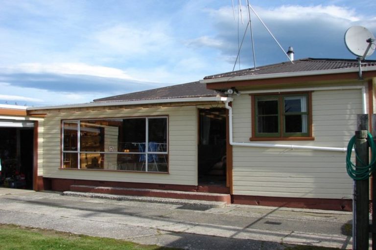 Photo of property in 36 Clifden Highway, Tuatapere, 9620