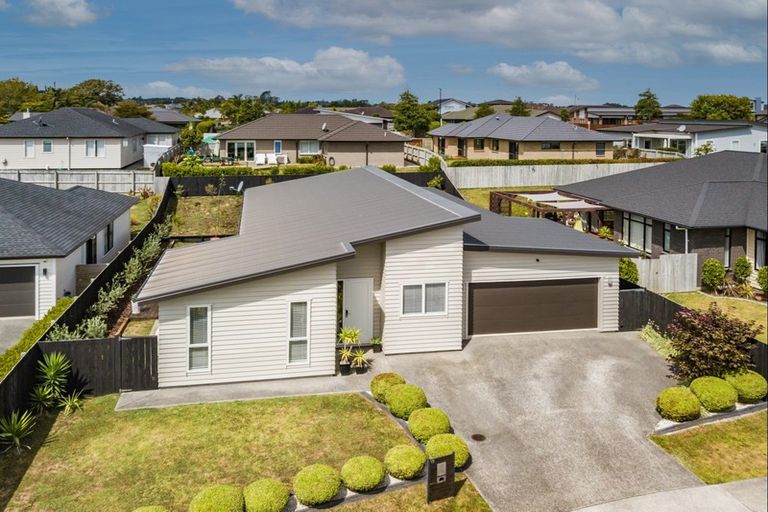 Photo of property in 15 Remana Crescent, Huapai, Kumeu, 0810