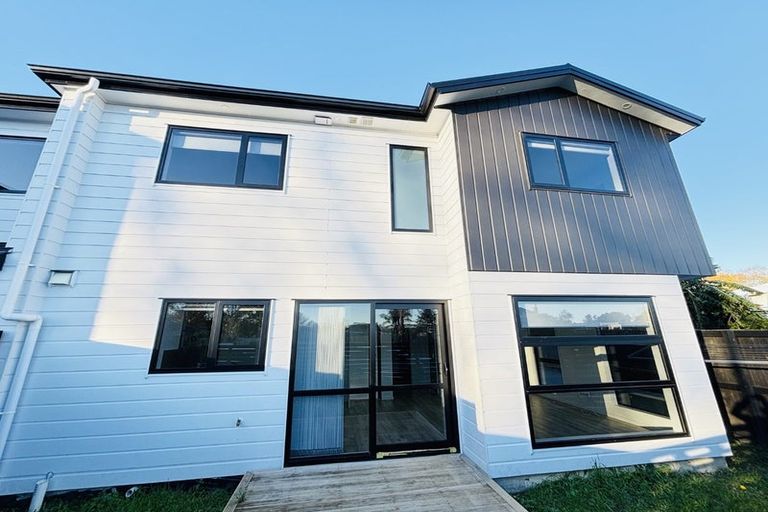 Photo of property in 2/2 Smiths Avenue, Papakura, 2110