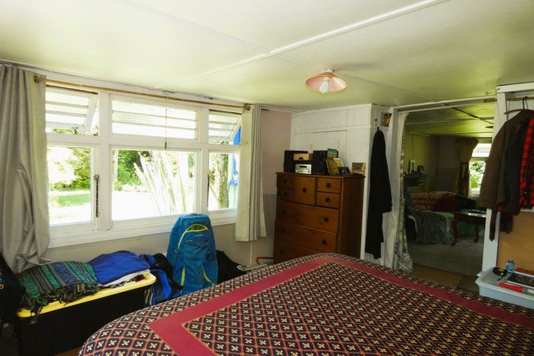 Photo of property in 72 Snodgrass Road, Westport, 7892