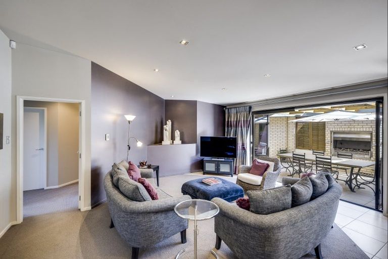 Photo of property in 8 Saint Hill Lane, Havelock North, 4130