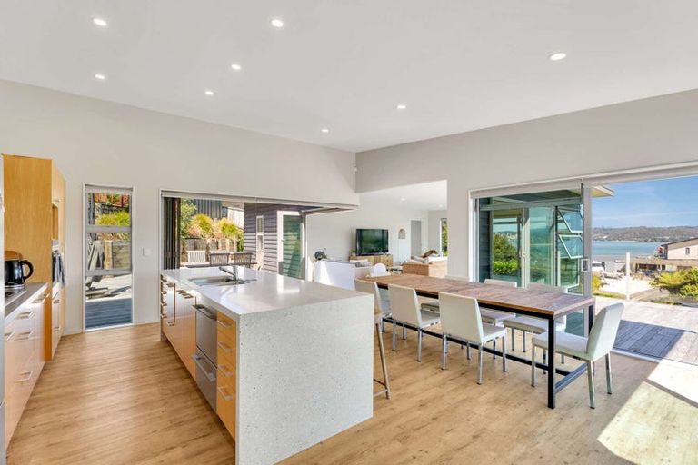 Photo of property in 21 Centennial Drive, Whitianga, 3510