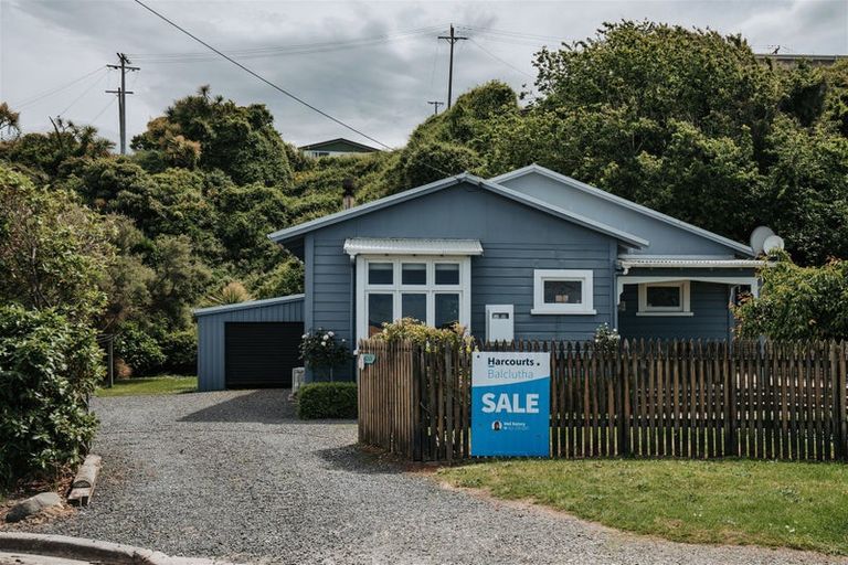 Photo of property in 14 Moana Street, Kaka Point, 9271
