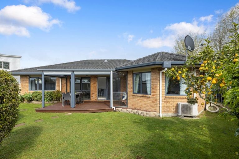 Photo of property in 7a Barberry Lane, Te Atatu Peninsula, Auckland, 0610