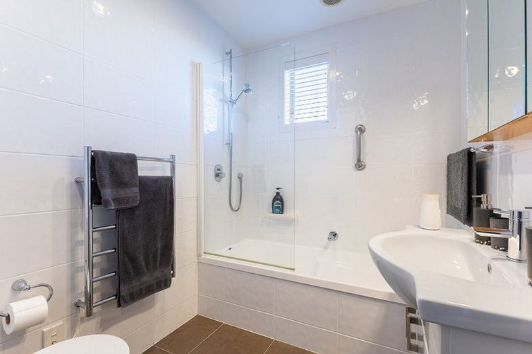 Photo of property in 10/4u Seaview Road, Paraparaumu Beach, Paraparaumu, 5032