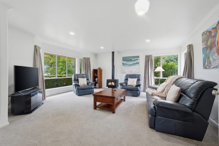 Photo of property in 50 Coolspring Way, Redwood, Christchurch, 8051