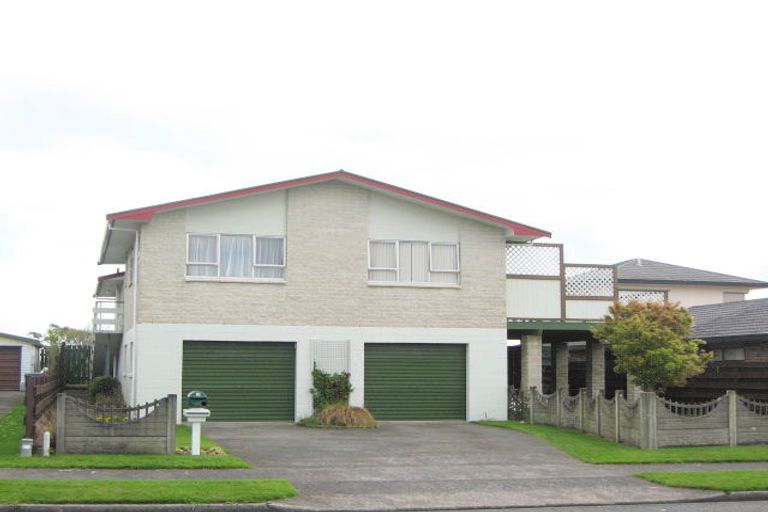 Photo of property in 38 Wesley Avenue, Frankleigh Park, New Plymouth, 4310