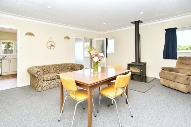 Photo of property in 1 Chilton Drive, Mairehau, Christchurch, 8052