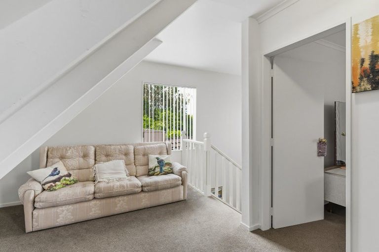 Photo of property in 11 Oakwood Grove, Paraparaumu Beach, Paraparaumu, 5032