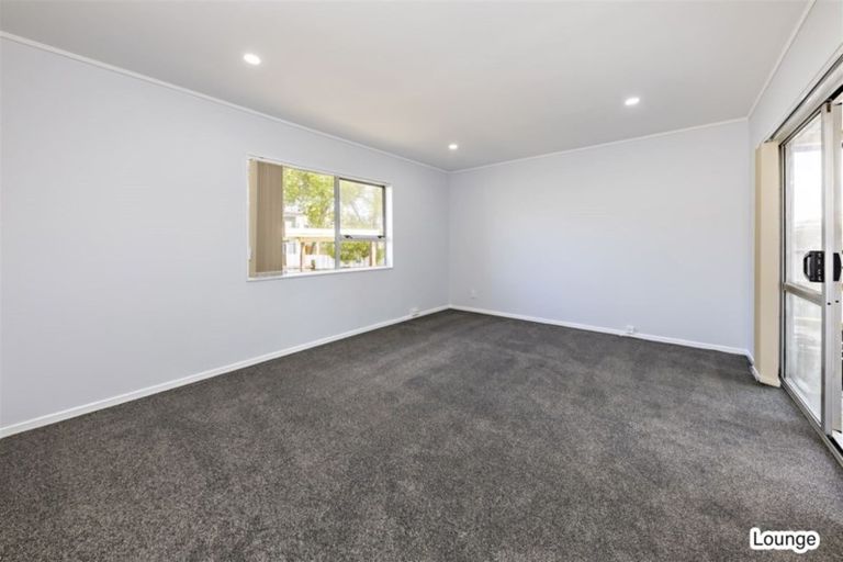 Photo of property in 2/20 Darnell Crescent, Clover Park, Auckland, 2019