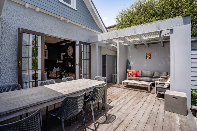 Photo of property in 34 Robe Street, New Plymouth, 4310