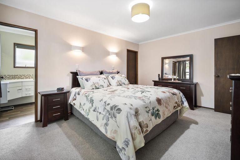 Photo of property in 27 Humphries Place, Awapuni, Palmerston North, 4412