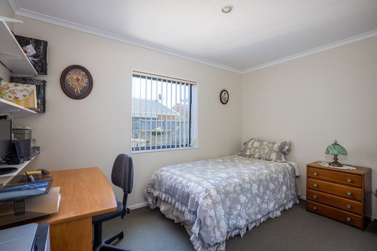 Photo of property in 9a Simons Street, Moturoa, New Plymouth, 4310