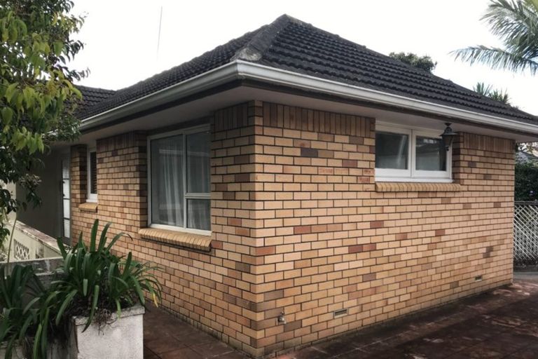 Photo of property in 1/45 Corunna Road, Milford, Auckland, 0620