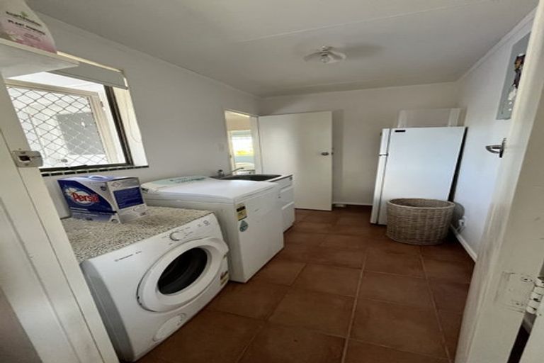 Photo of property in 4 Dove Place, Westbrook, Palmerston North, 4412