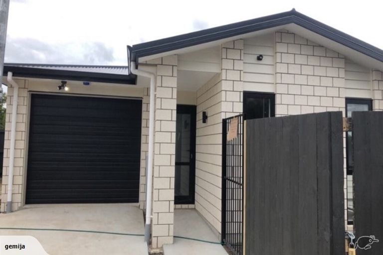 Photo of property in 2/17 Walter Street, Hauraki, Auckland, 0622