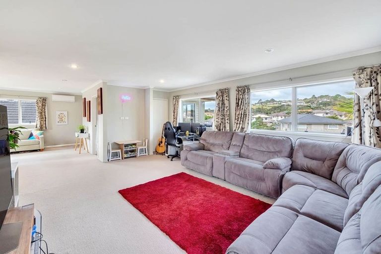 Photo of property in 11 Mural Place, Greenhithe, Auckland, 0632